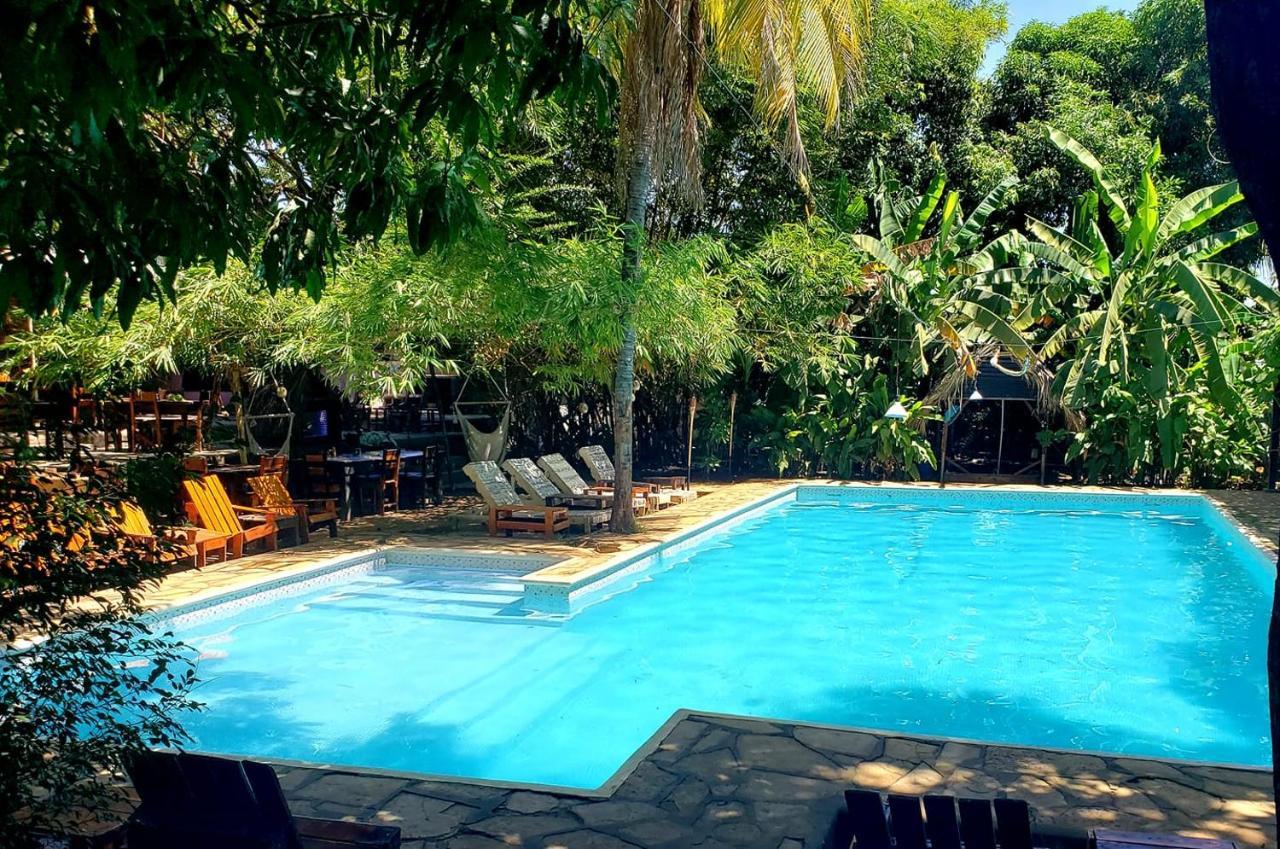 Isla Encantada León Exterior foto